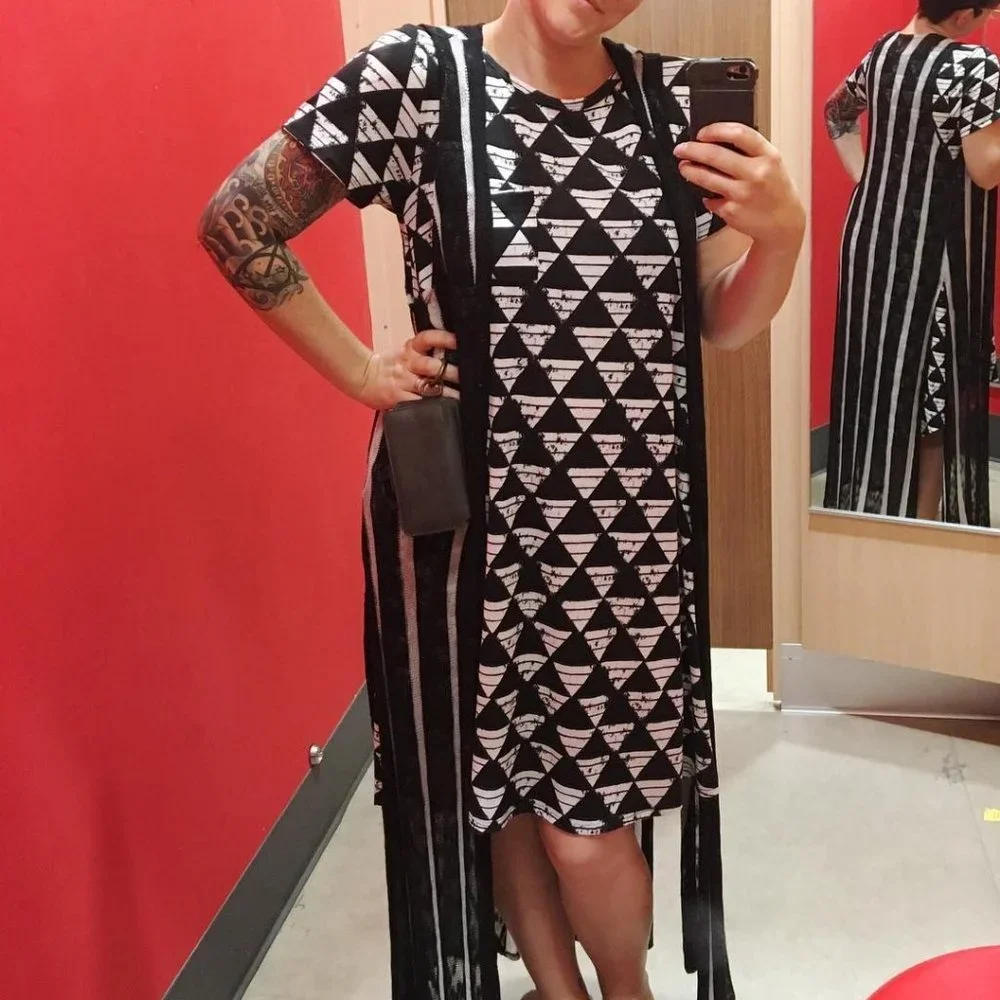 NWT LuLaRoe Carly Black & White Triangles Unicorn Small - Picture 2 of 10